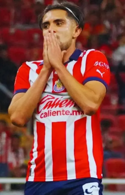 Ricardo Marín llega a cuatro goles en la goleada de Chivas sobre Atlético San Luis